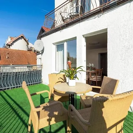 For 2 People With Terrace Rewal