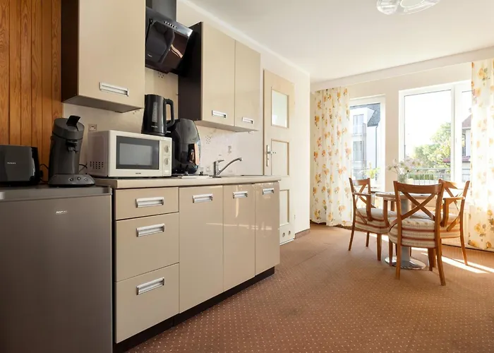 Close To The Реваль