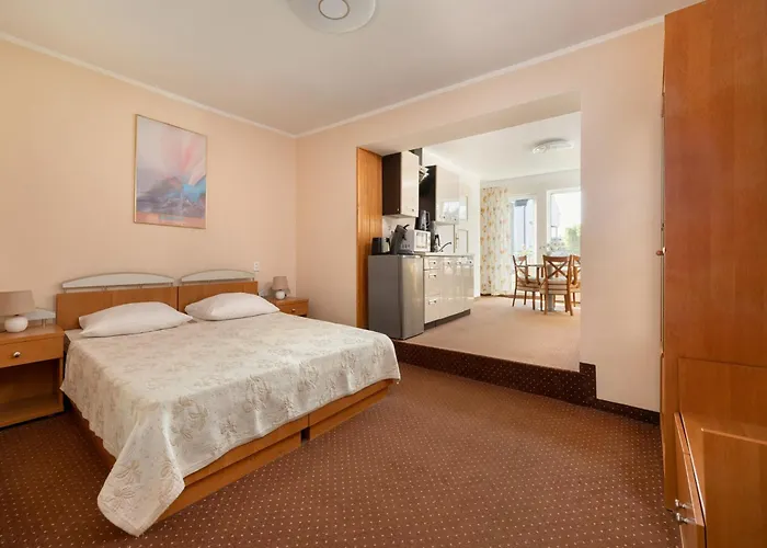 Close To The * Реваль